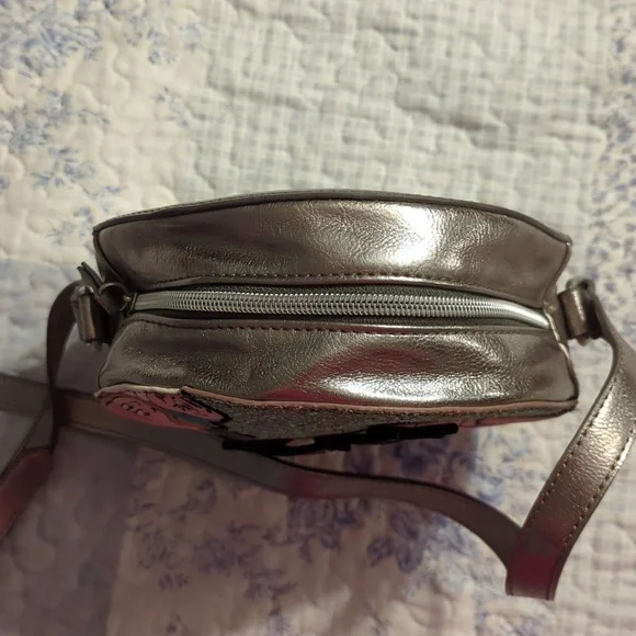 Danielle Nicole Seven Dwarfs Cross Body Purse - Picture 5 of 8